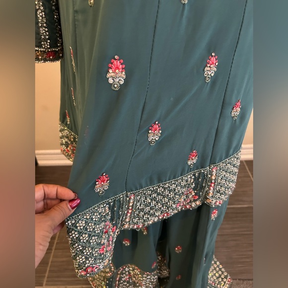 🌿 Teal Green Embellished Lehenga Set - Picture 12 of 14